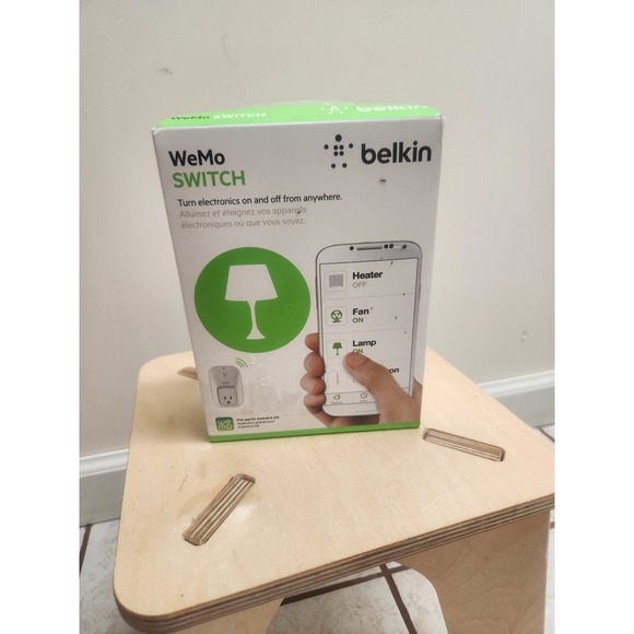 Belkin WeMo Switch Smart Plug WiFi Wireless Turn Electronics On Off Anywhere - Picture 1 of 4